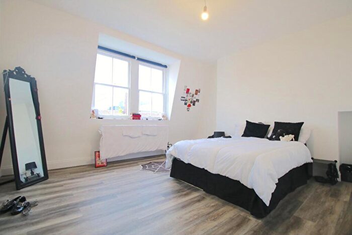 3 Bedroom Flat To Rent In Settles Street, London, E1