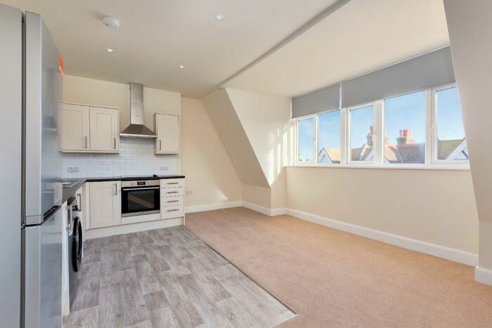 1 Bedroom Flat To Rent In Grove Road, Eastbourne, East Sussex, BN21