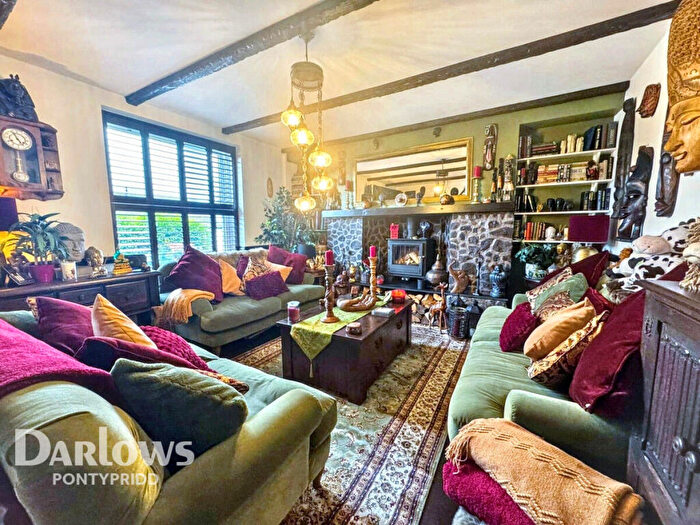 3 Bedroom Semi-Detached House For Sale In Pantygraigwen Road, Pontypridd, CF37