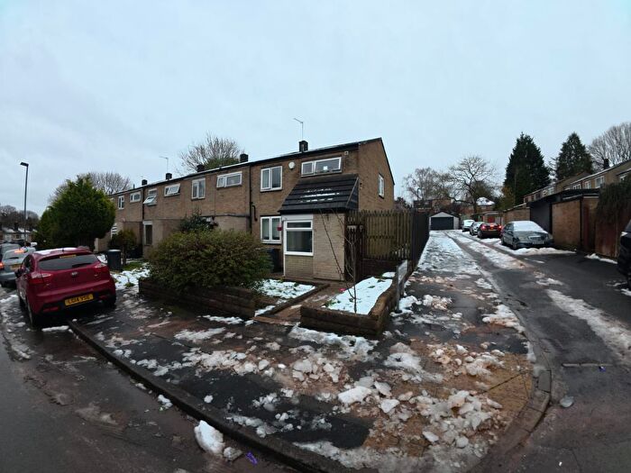 3 Bedroom Terraced House For Sale In Thirlmere Drive, Birmingham, B13