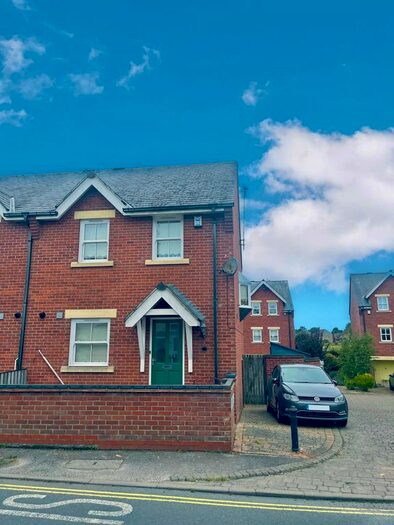 3 Bedroom Semi-Detached House To Rent In Commodore Road, Oulton Broad, Lowestoft, NR32