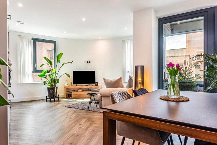 2 Bedroom Flat To Rent In Burney Street, London, SE10