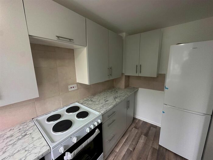 2 Bedroom Flat To Rent In Chiswell Court, Watford, WD24