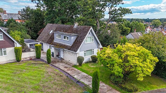 4 Bedroom Detached House For Sale In Yew Tree Close, Wimborne, BH21