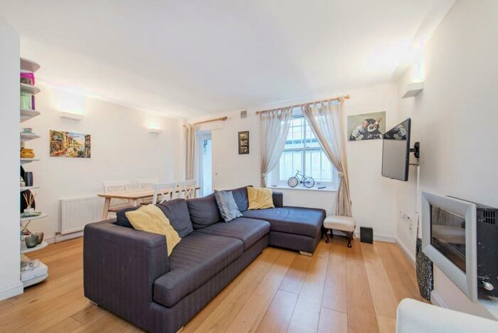 2 Bedroom Apartment To Rent In Oakley Crescent Islington, EC1V