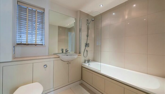 2 Bedroom Property To Rent In Fulham Road, London, SW3