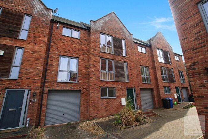 4 Bedroom Semi Detached House To Rent In The Nest, Norwich, NR1