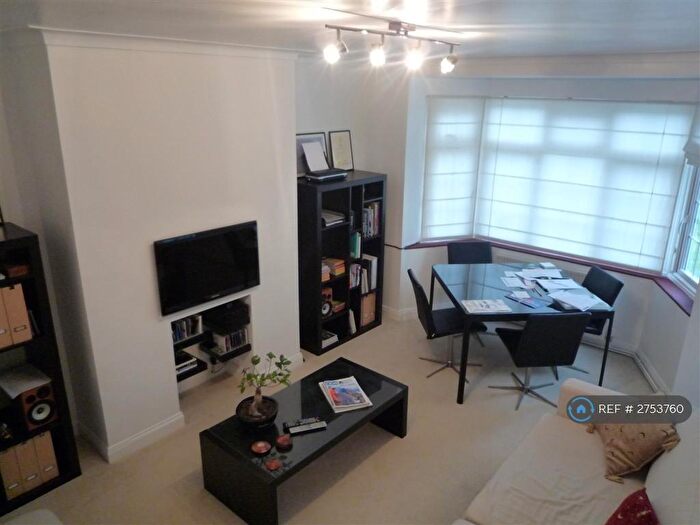 2 Bedroom Flat To Rent In Rutland Court, London, SE5