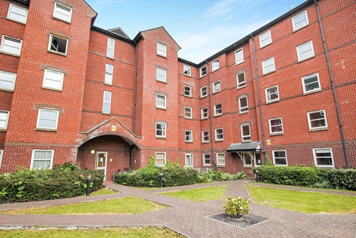 2 Bedroom Apartment To Rent In Melrose Apartments, Hathersage Road, Manchester, M13