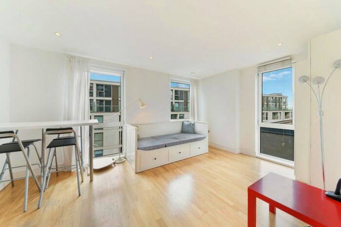 Flat To Rent In Indescon Square, Canary Wharf, London, E14