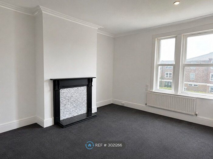 3 Bedroom Flat To Rent In Southchurch Road, Southend-On-Sea, SS1