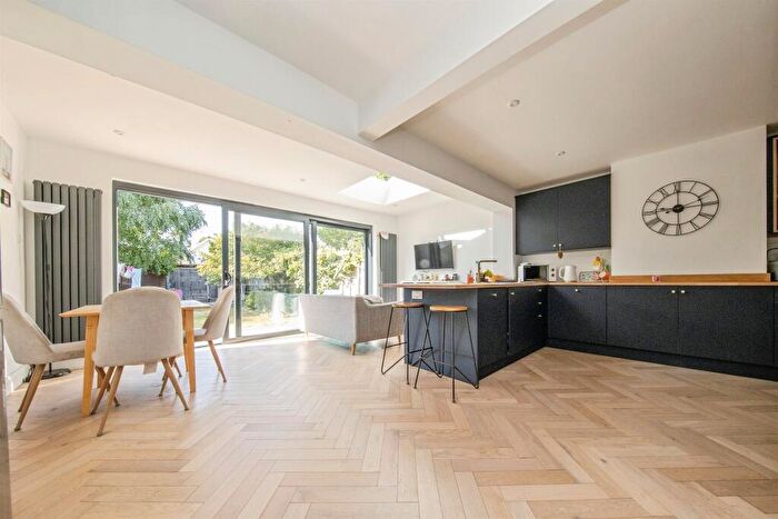 3 Bedroom Semi-Detached House For Sale In Goring Road, Ipswich, IP4