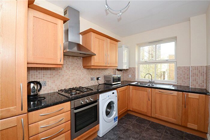 2 Bedroom Flat To Rent In Leathermarket Court, London, SE1
