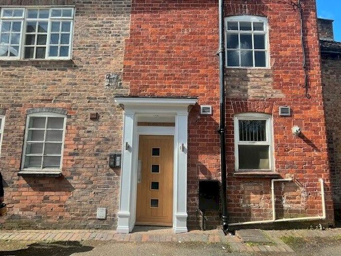1 Bedroom Flat To Rent In High Street, Telford, Shropshire, TF7