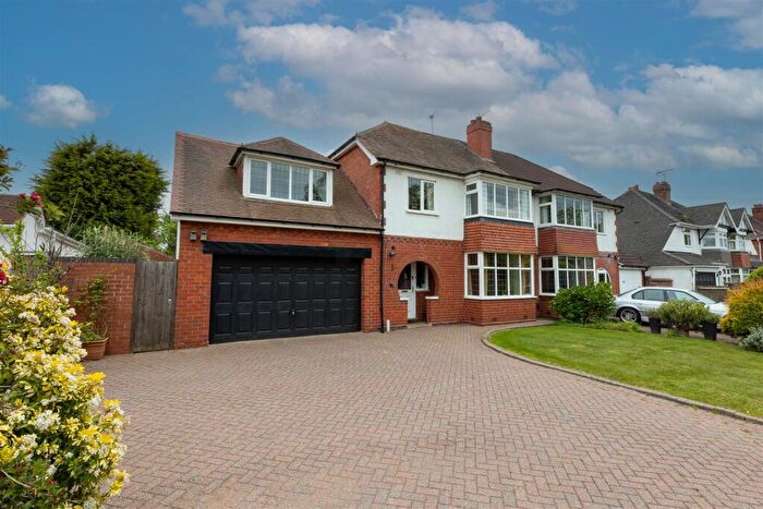 4 Bedroom Semi-Detached House For Sale In Solihull Road, Shirley, Solihull, B90