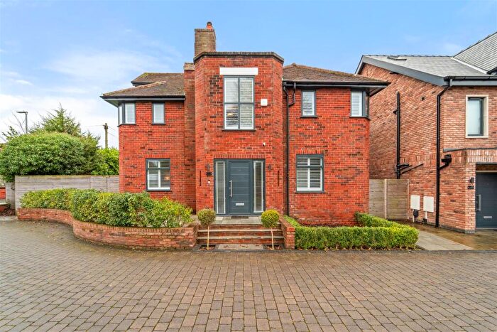 5 Bedroom Detached House For Sale In Homelands Road, Sale, M33