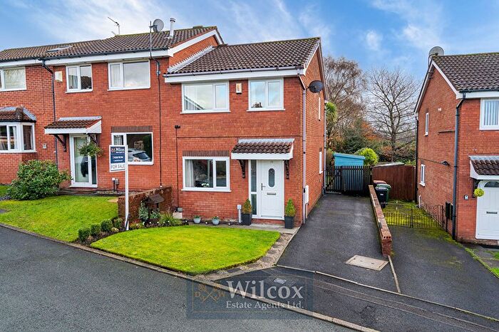 3 Bedroom Semi Detached House For Sale In Scarthwood Close, Bolton, BL2