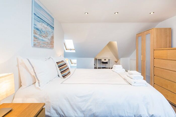 2 Bedroom Flat To Rent In Frith Road, Leytonstone, E11
