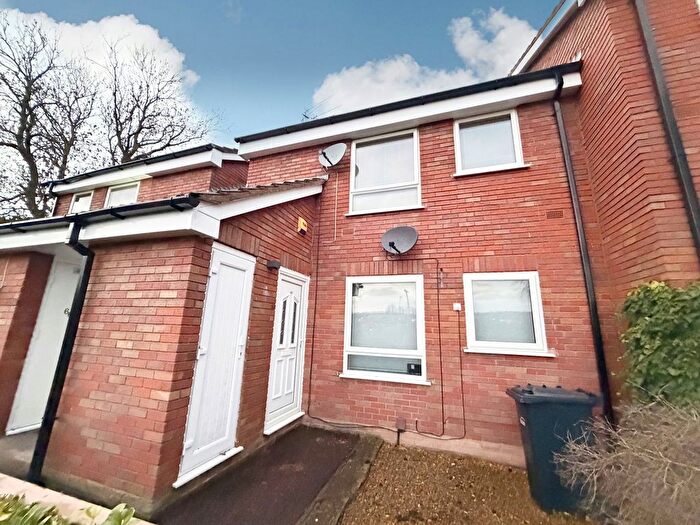 1 Bedroom Flat For Sale In Bagleys Road, Amblecote, Brierley Hill, DY5