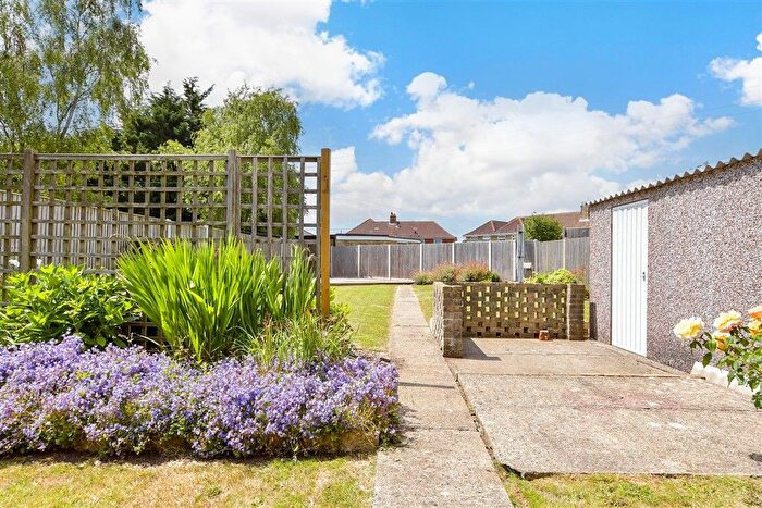 3 Bedroom End Terrace House For Sale In Chaucer Road, Elvington, Dover, Kent, CT15