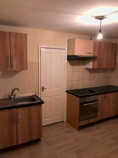 4 Bedroom Cottage To Rent In High Road, London, NW10