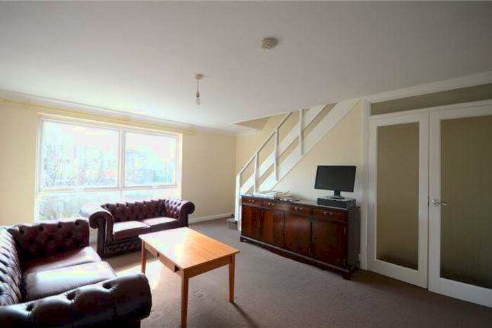 2 Bedroom Maisonette Flat To Rent In Wokingham Road, Bracknell, RG42