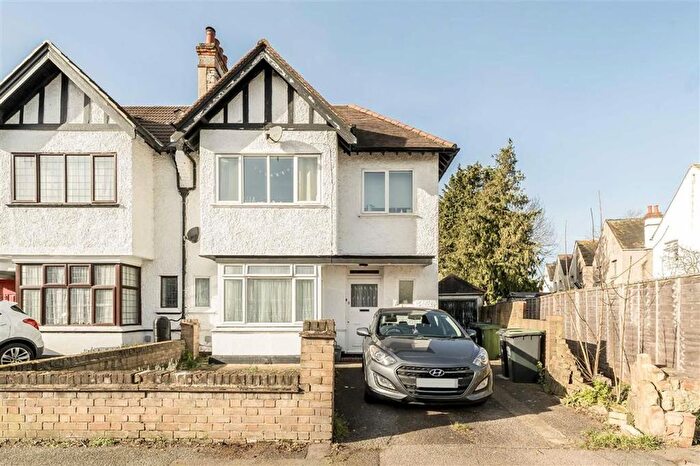 Studio To Rent In Luffman Road, London, SE12