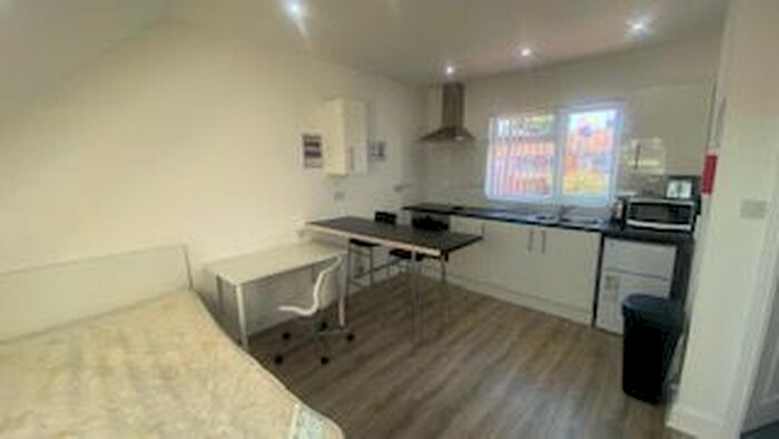 1 Bedroom Studio To Rent In Strathmore Avenue, Coventry, CV1