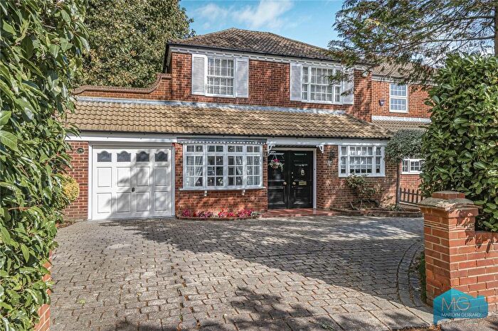 4 Bedroom Detached House For Sale In Green Dragon Lane, London, N21