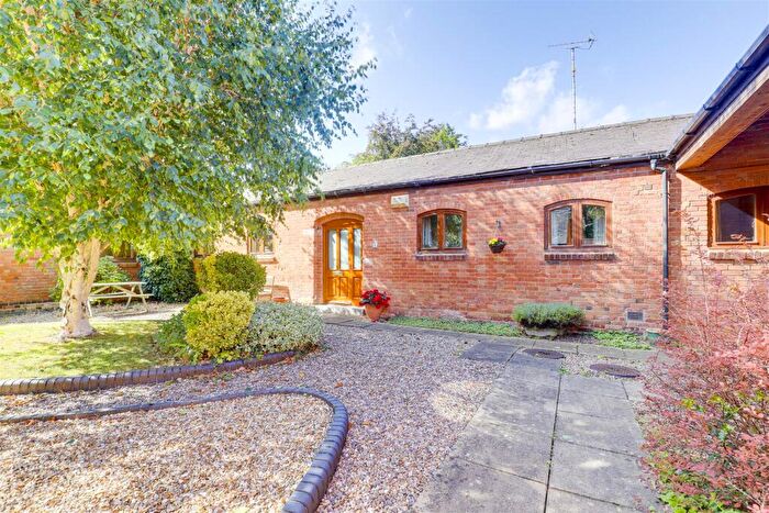 3 Bedroom Barn Conversion For Sale In Lambley Road, Lowdham, Nottinghamshire, NG14