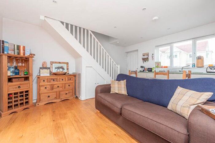1 Bedroom Semi Detached House To Rent In Benson Road, Headington, OX3