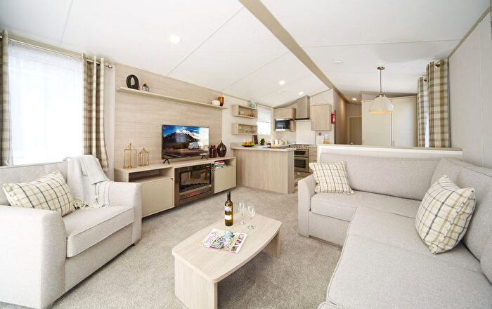 2 Bedroom Mobile/park Home For Sale In Pelynt, Looe, PL13