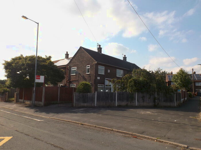 3 Bedroom House To Rent In The Close; Stalybridge;, SK15