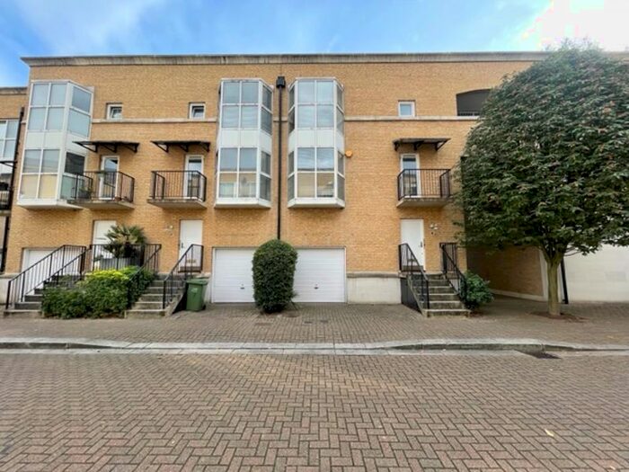 3 Bedroom Flat To Rent In Queen Of Denmark Court, London, SE16