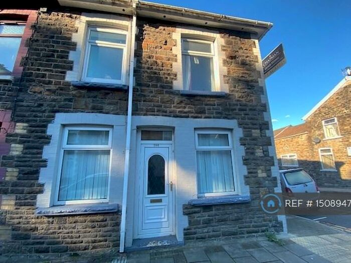2 Bedroom Flat To Rent In North Road, Porth, CF39