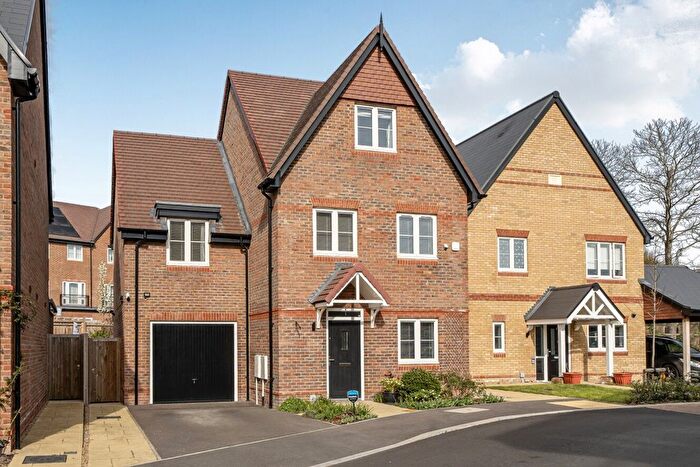 4 Bedroom Detached House For Sale In Roman Way, Beckenham, BR3