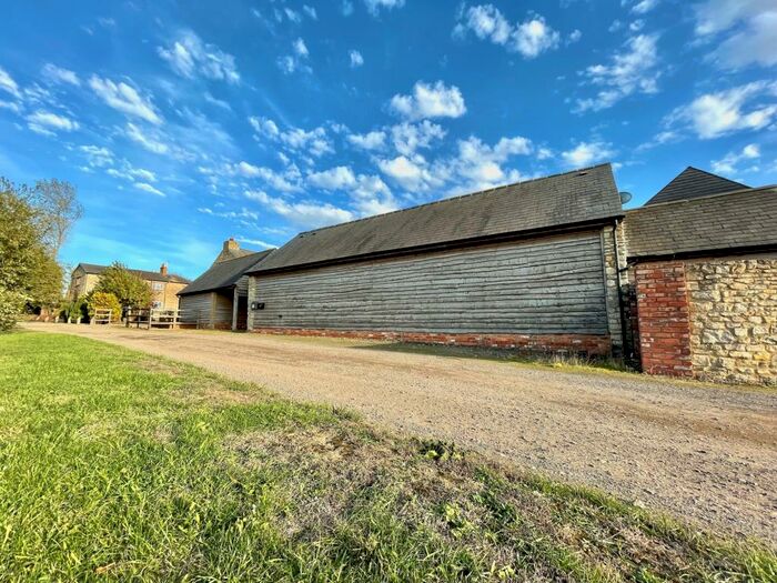 2 Bedroom Flat To Rent In Hanslope, Milton Keynes, MK19