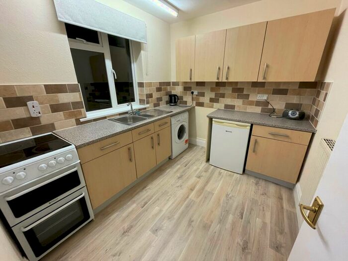 1 Bedroom Flat To Rent In Westdale Lane, Mapperley, NG3