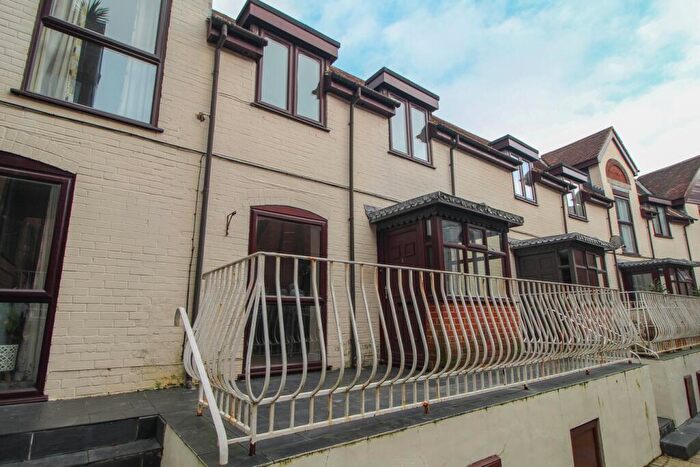 2 Bedroom Mews For Sale In Upper Norwich Road, Bournemouth, BH2