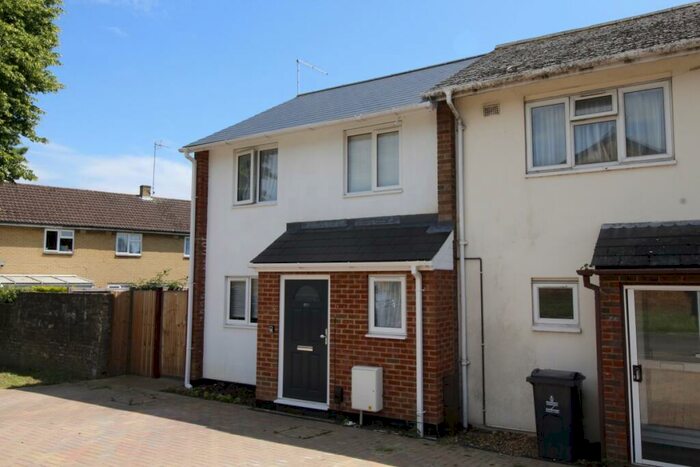 Flat To Rent In Vinters Avenue, Stevenage, Hertfordshire, SG1