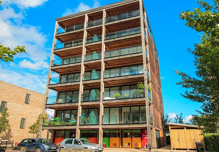 2 Bedroom Flat To Rent In Aberdeen Avenue, Cambridge, CB2