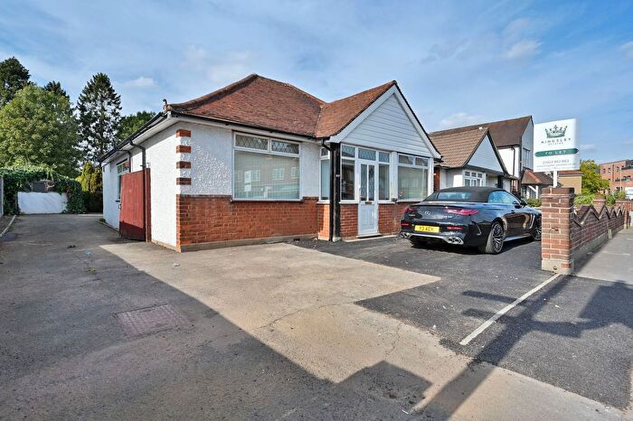 3 Bedroom Detached Bungalow To Rent In St. Albans Road, Watford, WD25