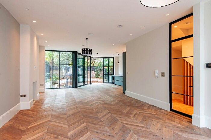 3 Bedroom Flat To Rent In Howitt Road, Belsize Park, NW3