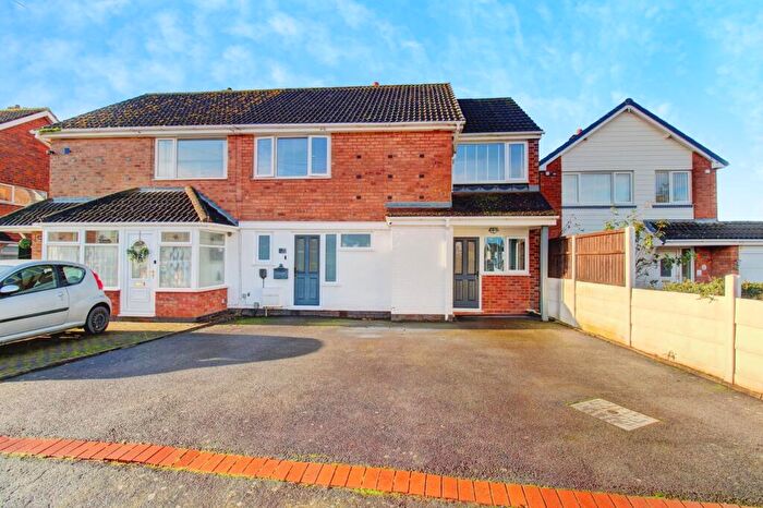 4 Bedroom Semi Detached House For Sale In Telford Road, Tamworth, B79