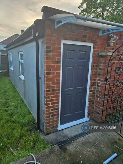 Studio To Rent In Lynton Avenue, London, NW9