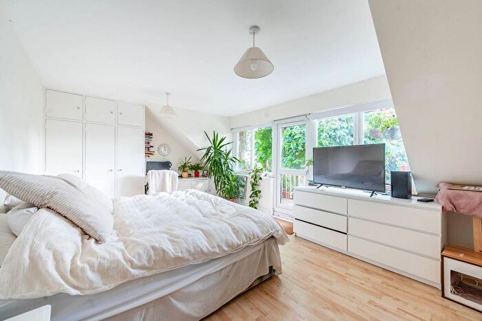 5 Bedroom Semi-Detached House For Sale In College Close, Harrow Weald, Harrow, HA3