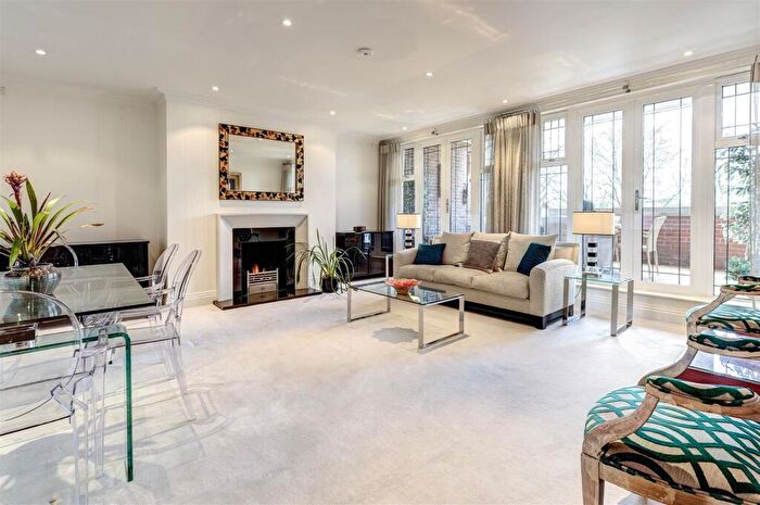 3 Bedroom Apartment To Rent In Beaumont Close, Hampstead Garden Suburb, N2