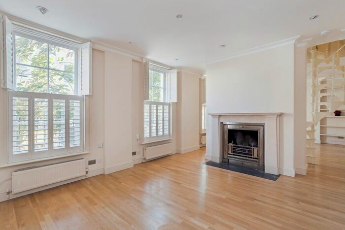 3 Bedroom Flat To Rent In Portland Road, London, W11