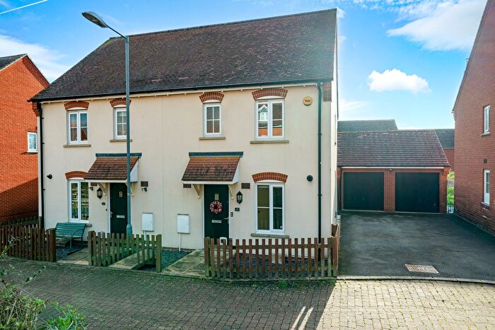 3 Bedroom Semi-Detached House For Sale In Cranley Crescent, Aylesbury, Buckinghamshire, HP19