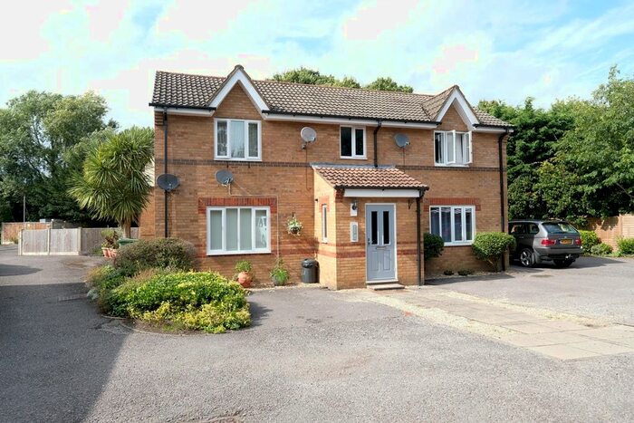 Studio For Sale In Tides Way, Marchwood, SO40